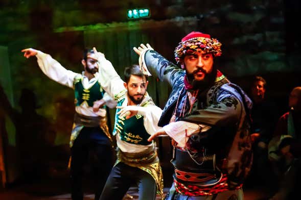 Espetáculo de música e dança tradicional
