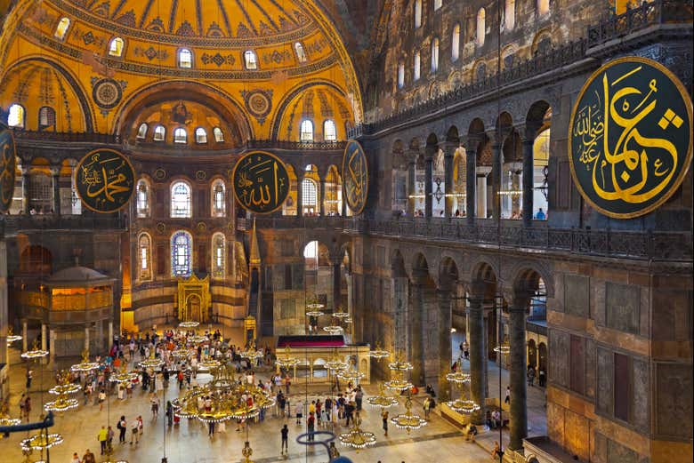 Panorâmica do interior de Santa Sofia